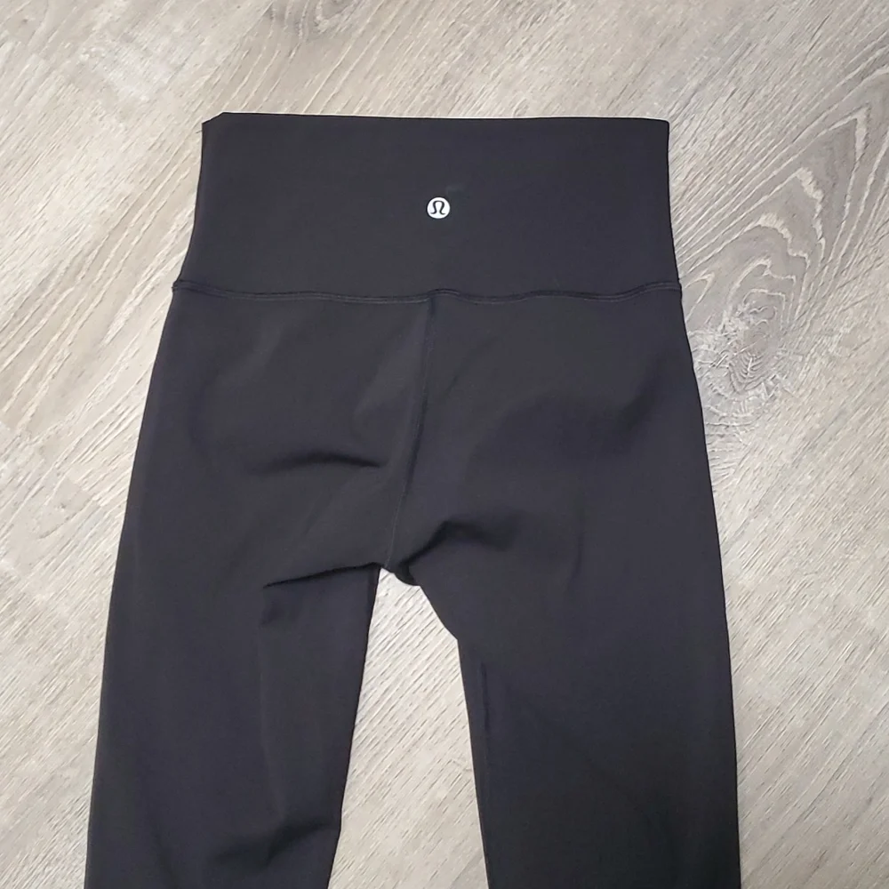 Lululemon Athletica black leggings women size 4